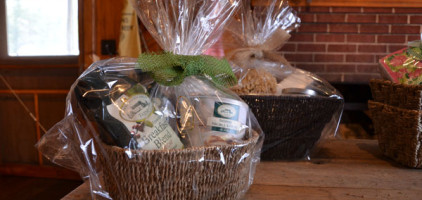 Gift Baskets With Gourmet & Luxury Bath Products